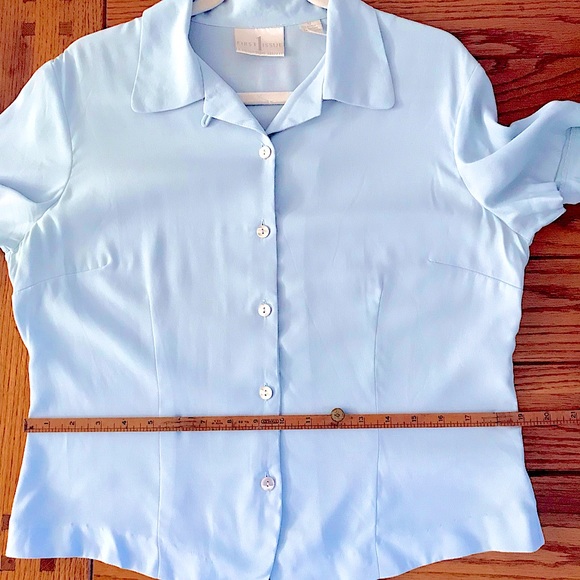 Liz Claiborne 10 Blue blouse Short Sleeve finished bottom to wear untucked - Picture 6 of 9